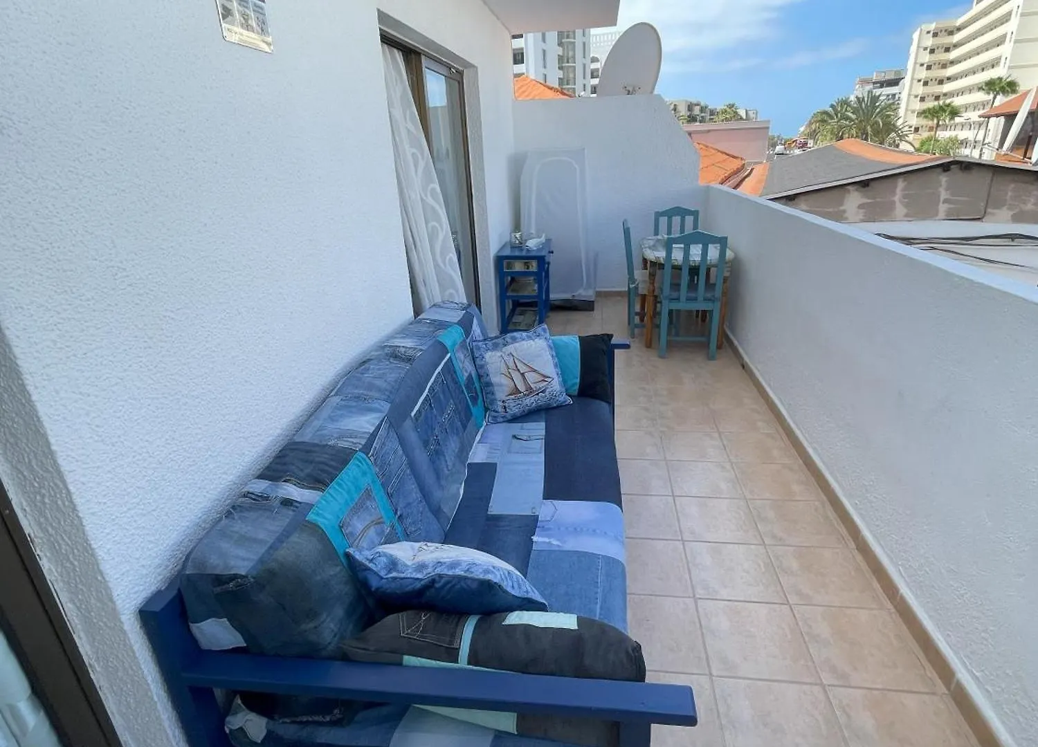 Fine Art Jeans Apartment Arona