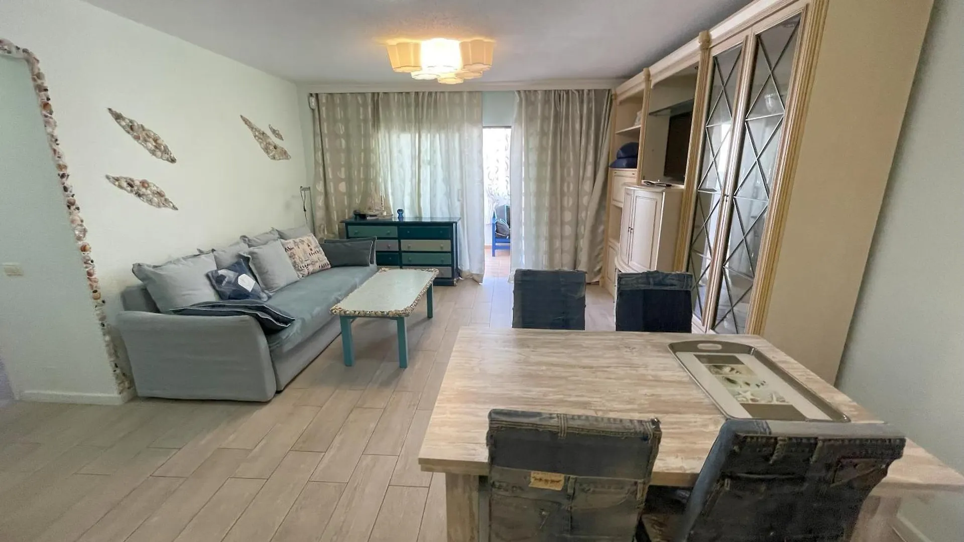 Fine Art Jeans Apartment Arona  Spanien