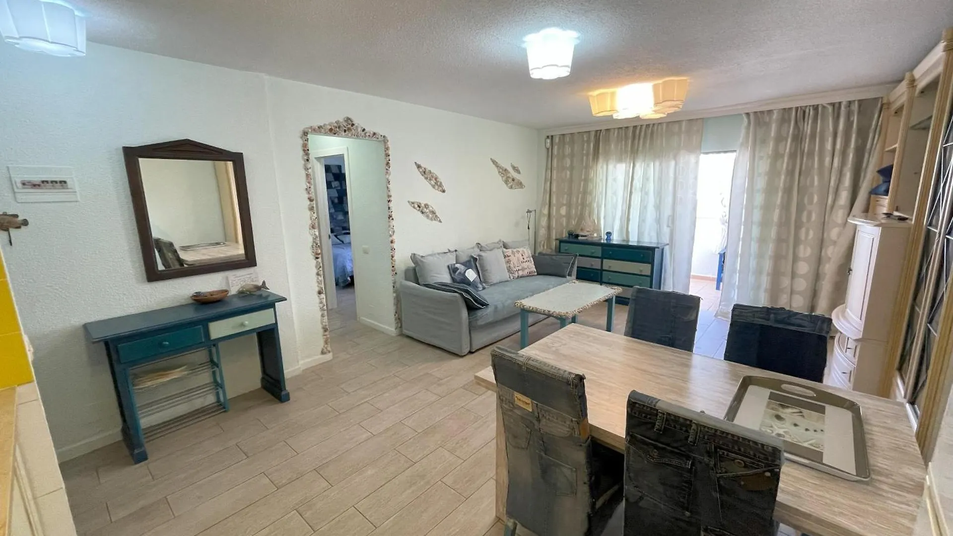 Fine Art Jeans Apartment Arona